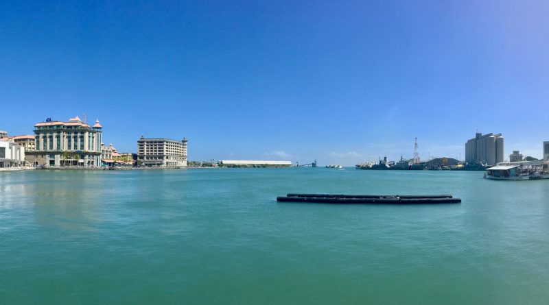 Vista sul porto di Port Louis